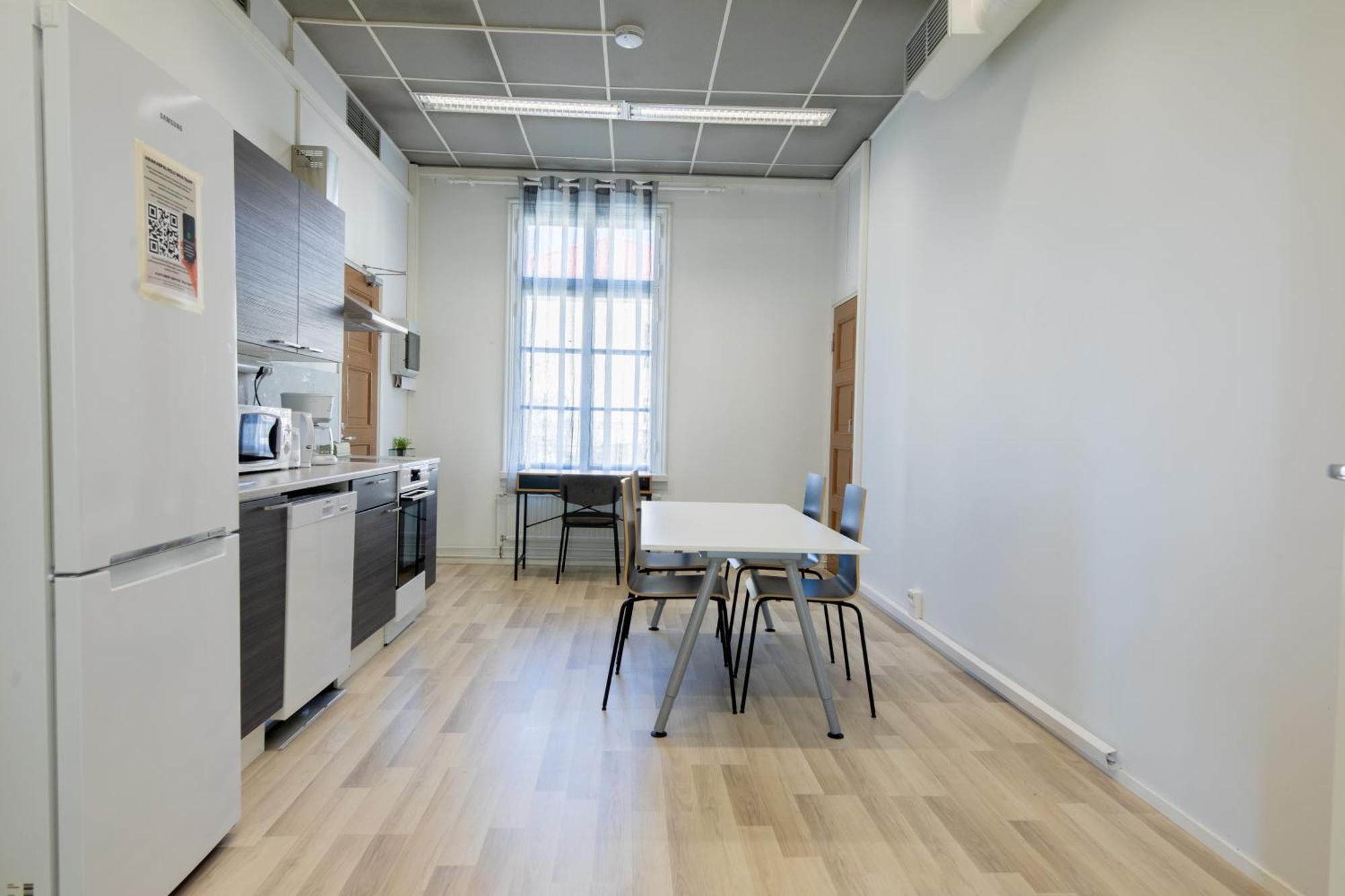 Vanha Postitalo Hostel *