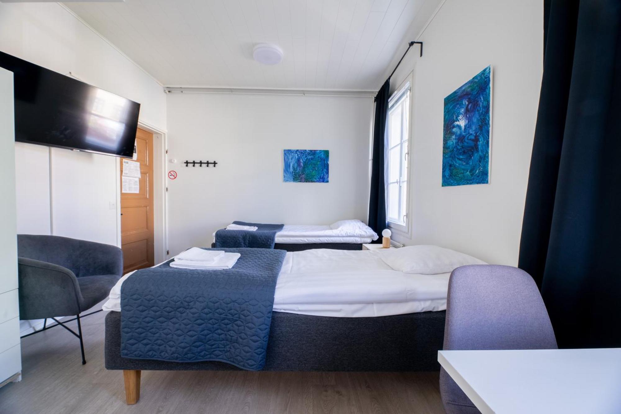 Vanha Postitalo Hostel *